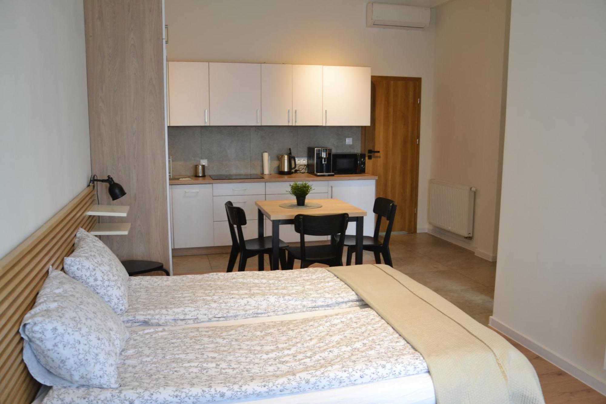 Apartamenty Na Ceglanej Oświęcim Esterno foto